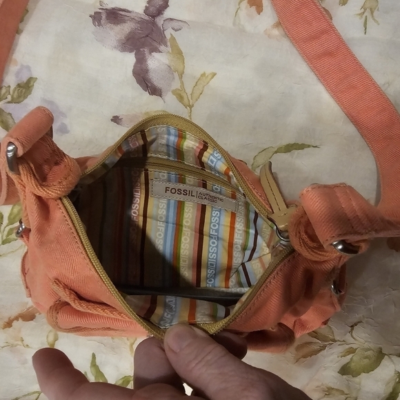 Fossil  Crossbody - Picture 4 of 12